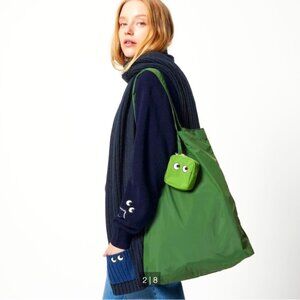 UNIQLO and the British brand ANYA HINDMARCH Packable Bag-Green